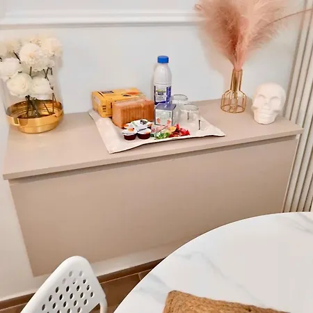 Olivia アパート ヴィアレッジョ